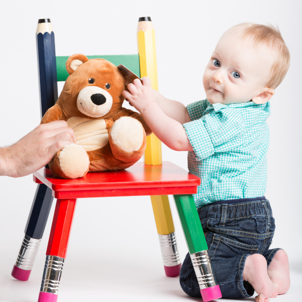 pom-pom-sorting-fine-motor-skills-activity-busy-toddler